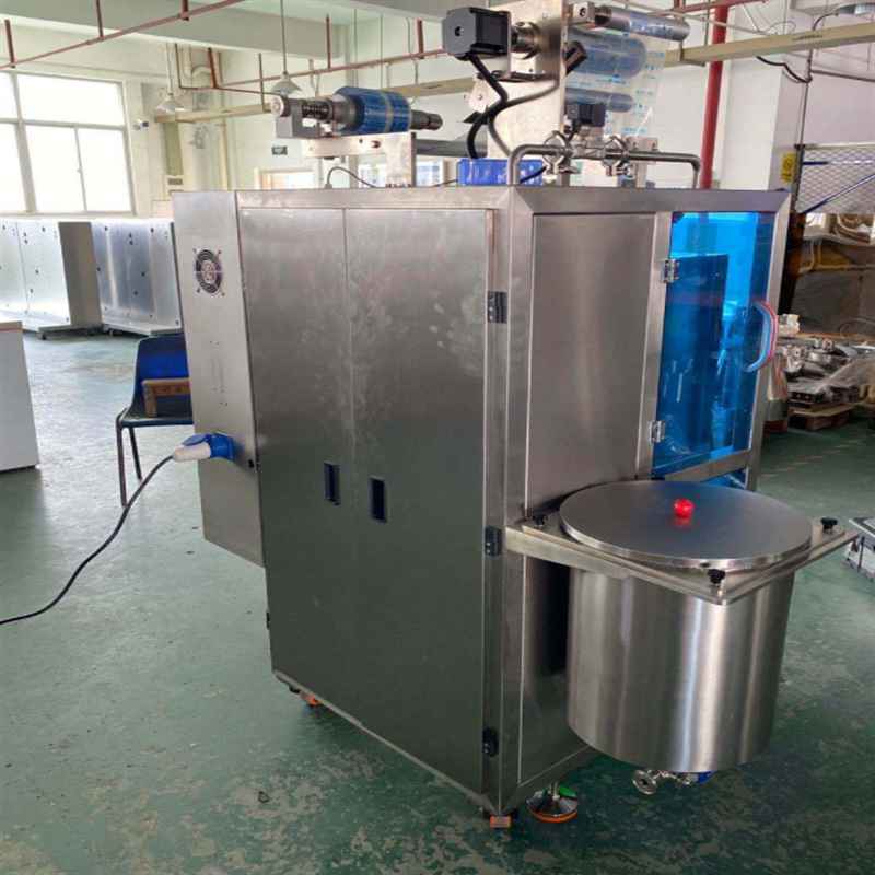 Automatic continuous liquid sauce sachet packing machine