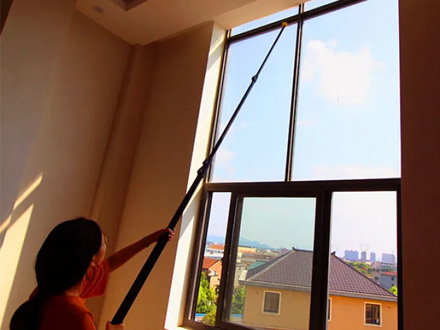 How Does a Telescopic Skylight Opener Pole Work for Roof Access?