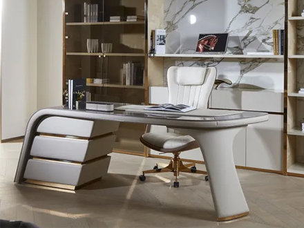 Choose the Best Office Desk for Your Business