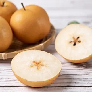 Store in one layer not stacked layers
Ya pears can be stored in room temperature for 1 week
Ya pears stay fresh longer in room temperature than when refrigerated
After cutting, eat immediately to avoid discoloring