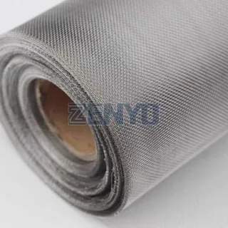 Stainless steel mesh filters are commonly used in the pharmaceutical industry for separating and purifying drugs and other substances.