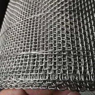 Our stainless steel wire cloth screens are perfect for use in a variety of applications, including sieving, sifting, and filtering. They are designed to be durable and efficient, even in the toughest conditions.