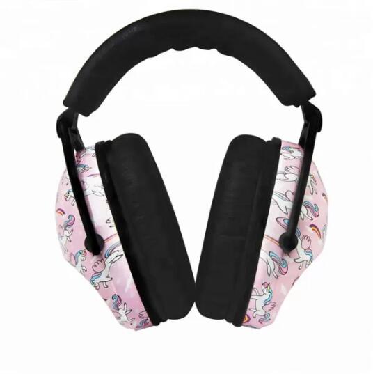 Ensure your child's auditory well-being with these children's headphones, featuring a kid-friendly design and volume-limiting technology for safe and enjoyable use.