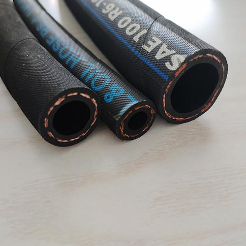 Hydraulic hoses are highly versatile and can be used in a wide range of applications, from industrial machinery to mobile equipment.