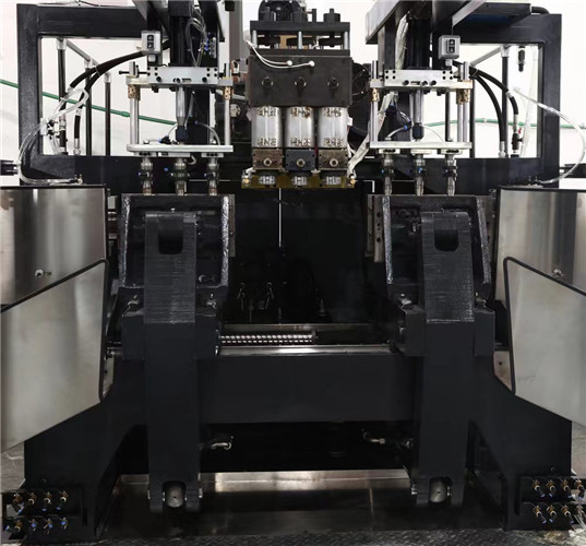 Advanced blow molding machines feature real-time monitoring and control systems for optimized production parameters.