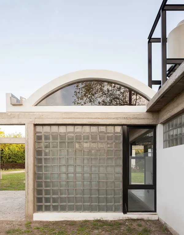 Glass Bricks in Houses: Achieving Natural Light and Privacy with Translucent Blocks