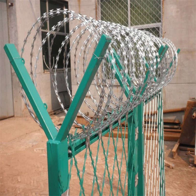 BTO-22 hot dipped galvanized concertina razor wire