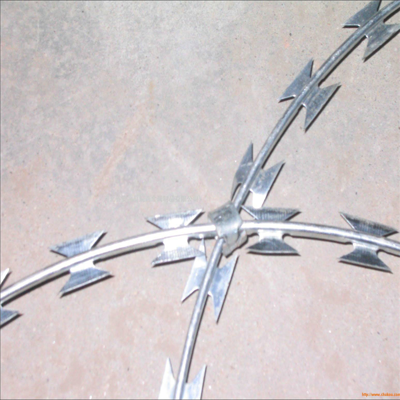 BTO-22 hot dipped galvanized concertina razor wire