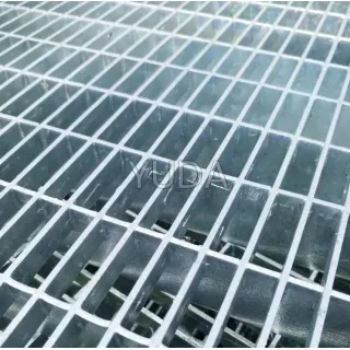 Galvanized grating, also called galvanized steel grating or galvanized steel bar grating, refers to the steel bar grating made of mild carbon steel through hot dipped galvanized surface treatment.