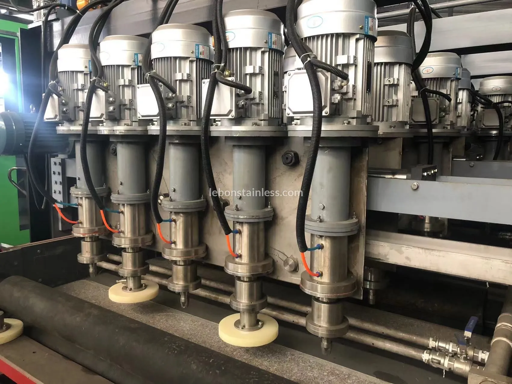 Successful Delivery of 16 Sets of Super 8K Mirror Polishing Production Line to Russia Customer Successful Delivery of 16 Sets of Super 8K Mirror Polishing Production Line to Russia Customer