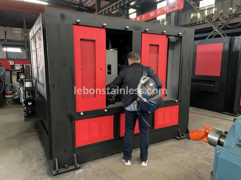 Factory Tour and Contract Negotiation, Collaborating Exterior Decoration Industry Factory Tour and Contract Negotiation, Collaborating Exterior Decoration Industry