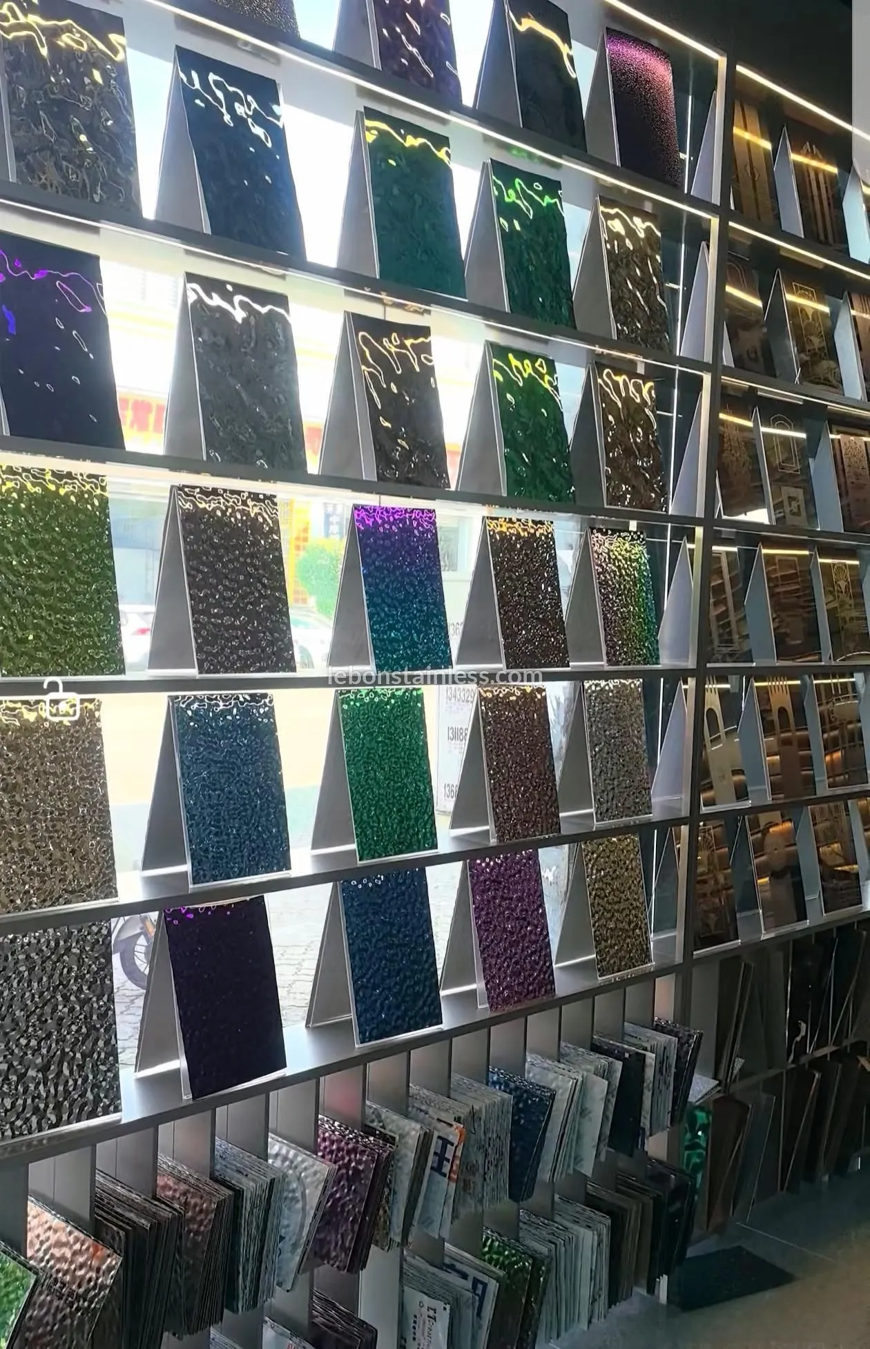 Stainless Steel NO.4 / Mirror Polishing & Aluminum Brushed Finish in Interior Design Stainless Steel NO.4 / Mirror Polishing & Aluminum Brushed Finish in Interior Design
