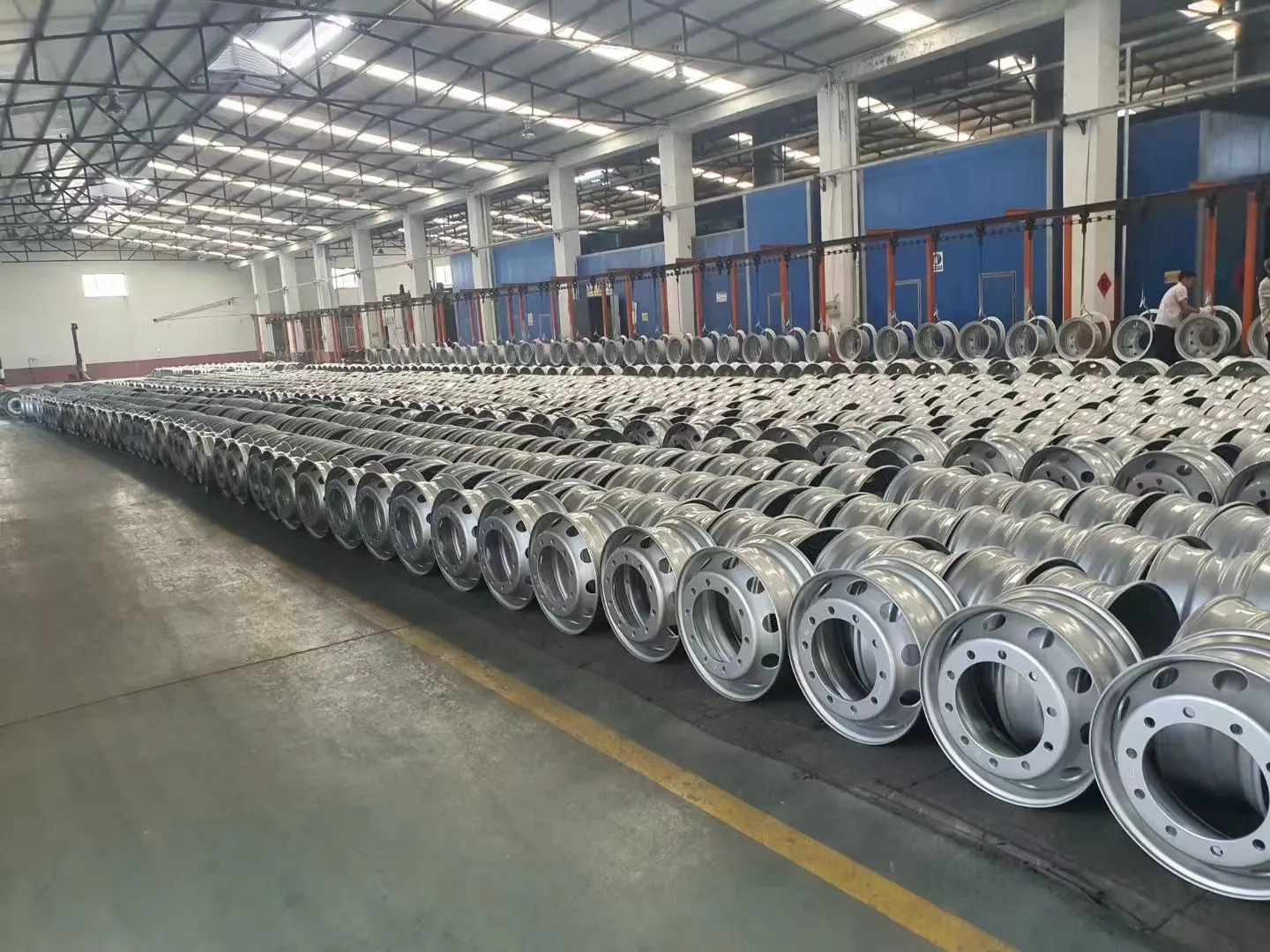 Wheel thickness thickened air hole