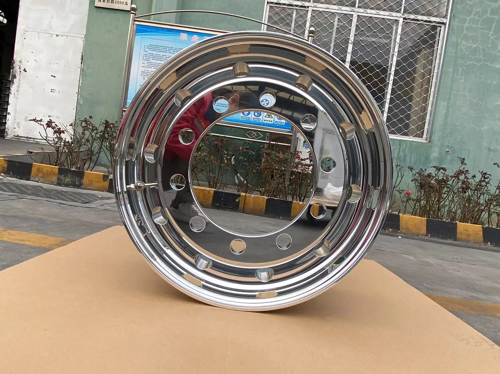 22.5*9.00 forged aluminum-magnesium alloy wheels for the front wheels