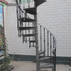 Escada em espiral externa de ferro fundido europeu