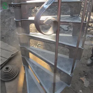 Einfach zu installierende Wendeltreppe aus Gusseisen