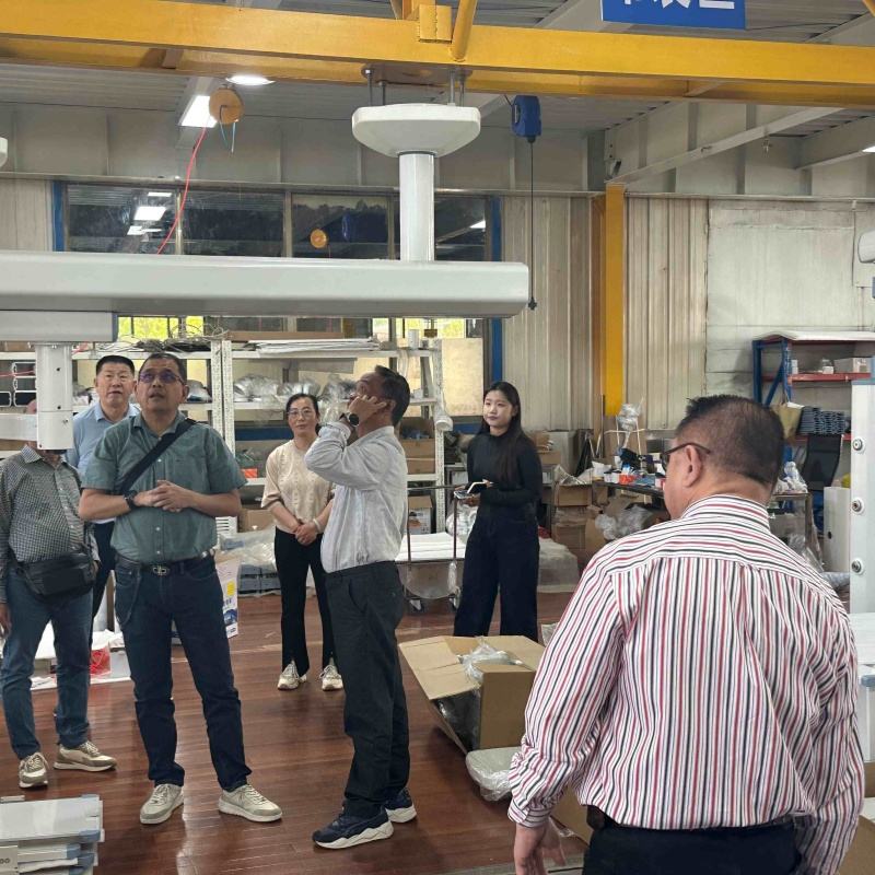 Warmly welcome customers to visit our factory
