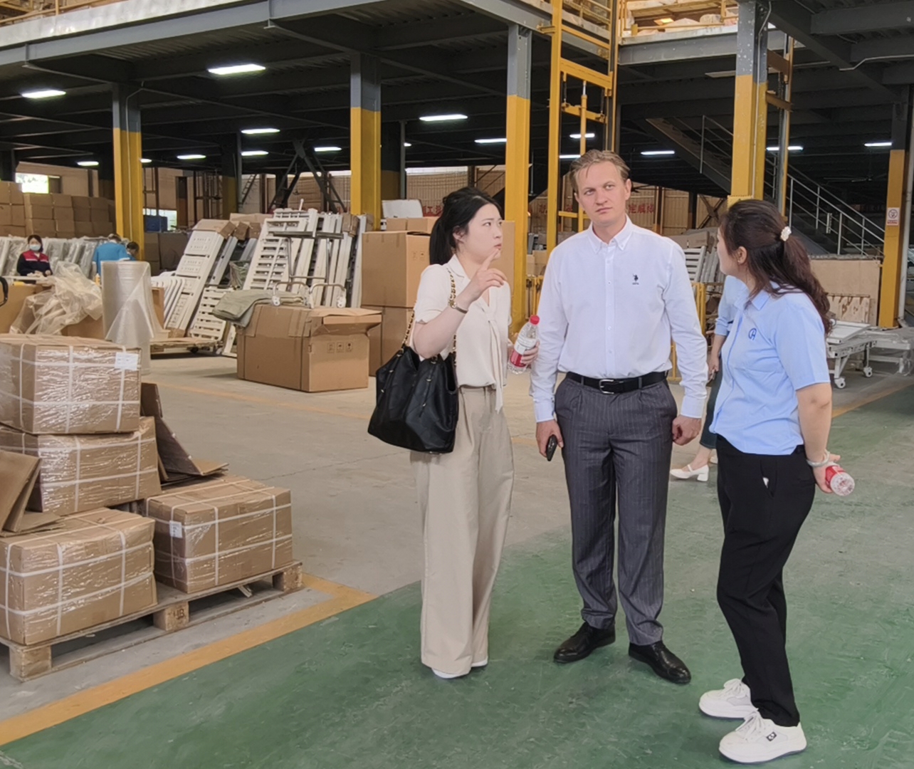 The customer came to visit the factory