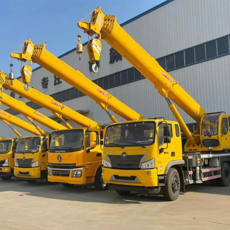 HOWO Truck Crane