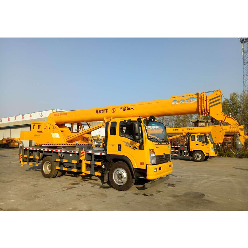 HOWO Truck Crane