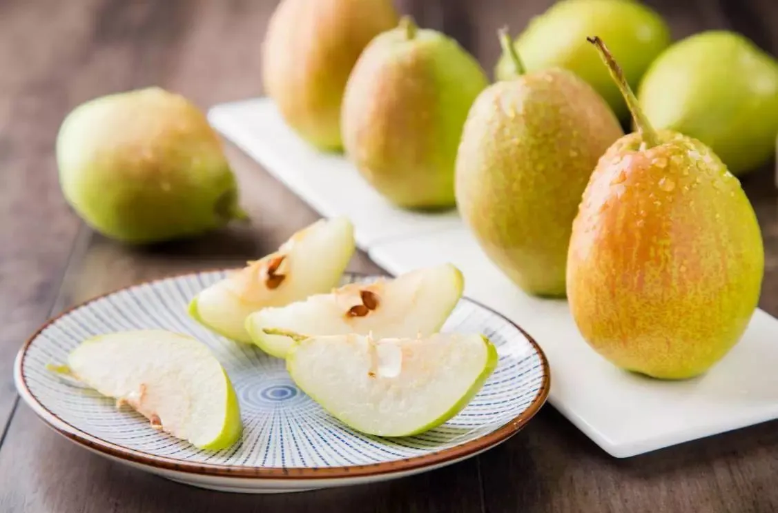 Red Fragrant Pears: A Delightful Blend of Taste and Aroma