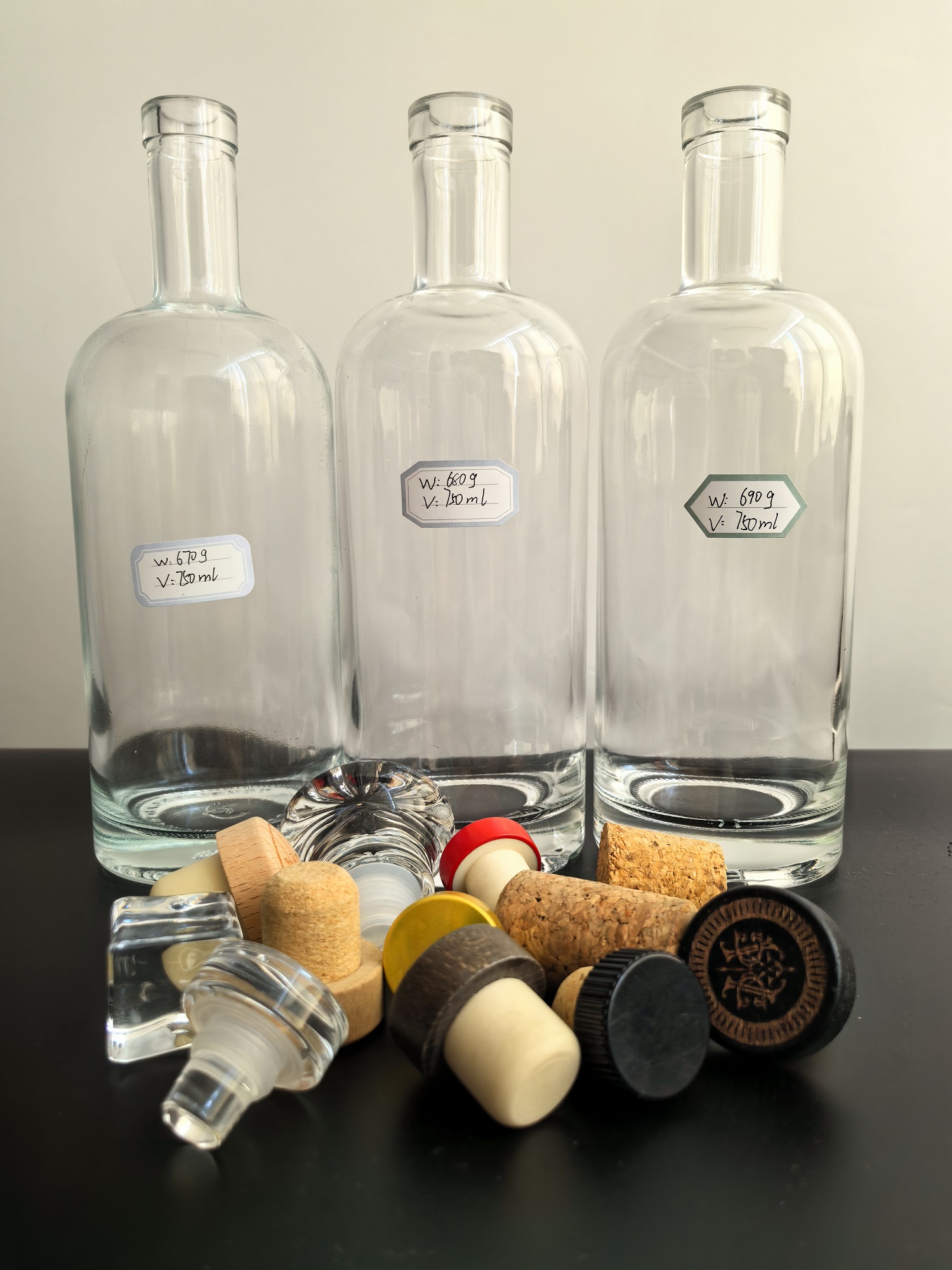 Wholesale Glass Bottles With Lids