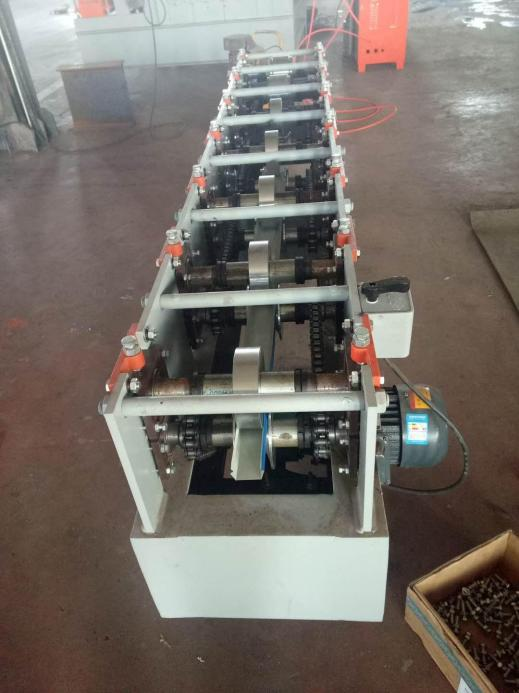 EPS/ROCK-WOOL INTERIOR COLORED STEEL SANDWICH PANEL PRODUCTION LINE