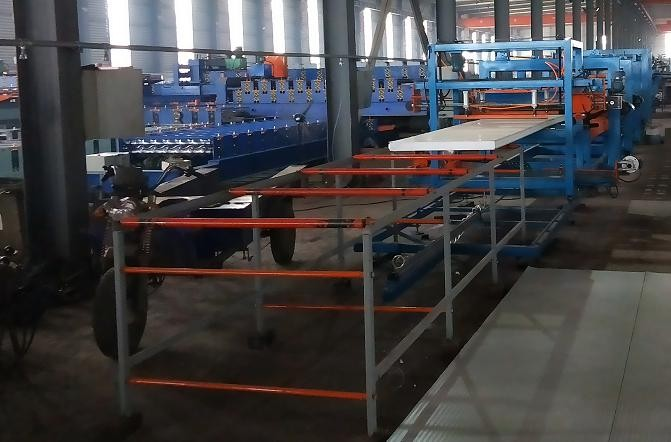 EPS/ROCK-WOOL INTERIOR COLORED STEEL SANDWICH PANEL PRODUCTION LINE