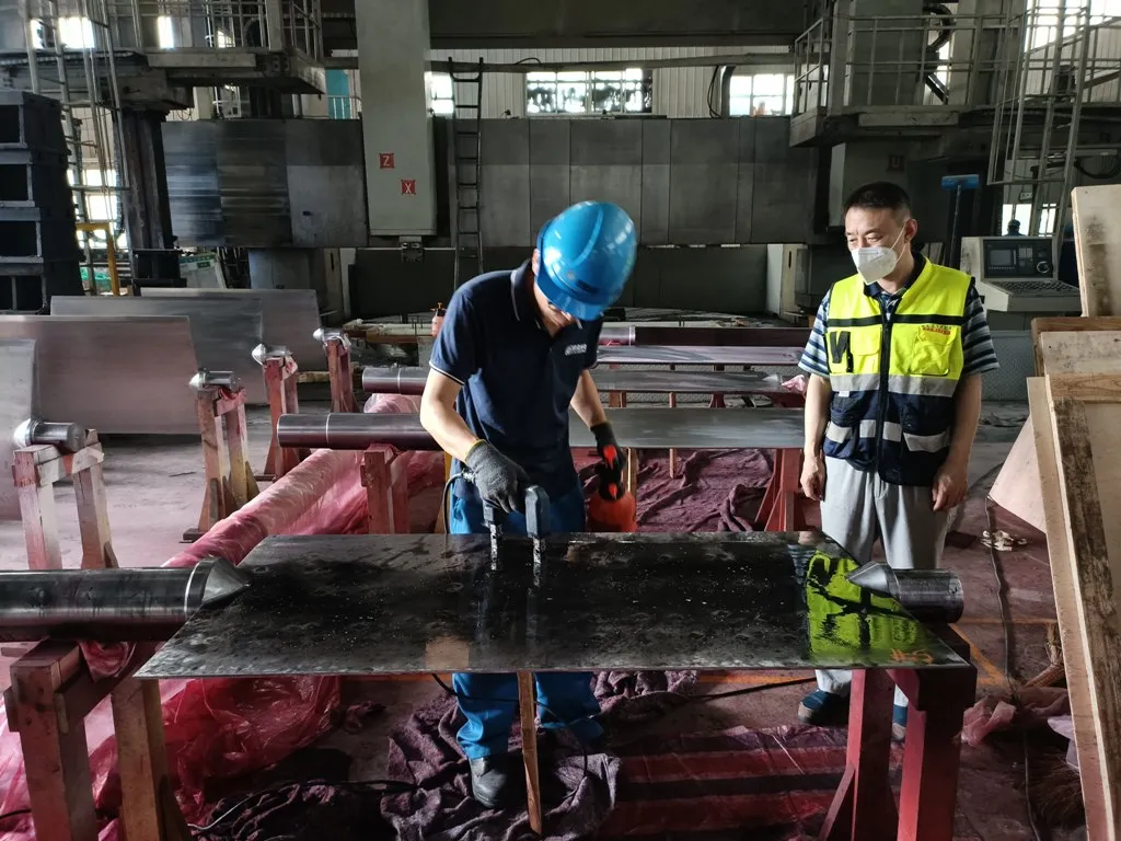 BV Supervisor Visiting Getai Hydropower for FAT Inspection of Kaplan Turbine Guide Vanes and Blades Manufactured for Spanish Client