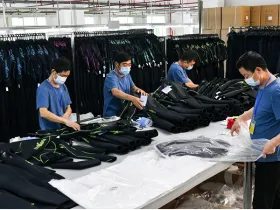 How to produce wetsuits？