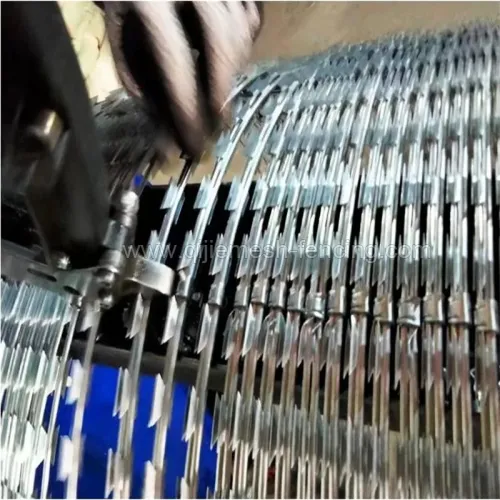 Spiral Single cross razor concertina wire