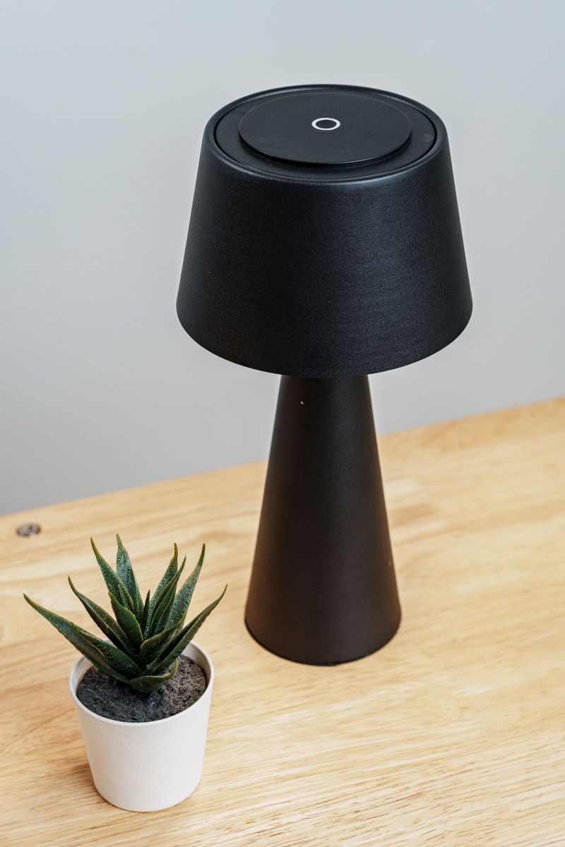 Magnetic head removable LED table lamp (KL-25017)