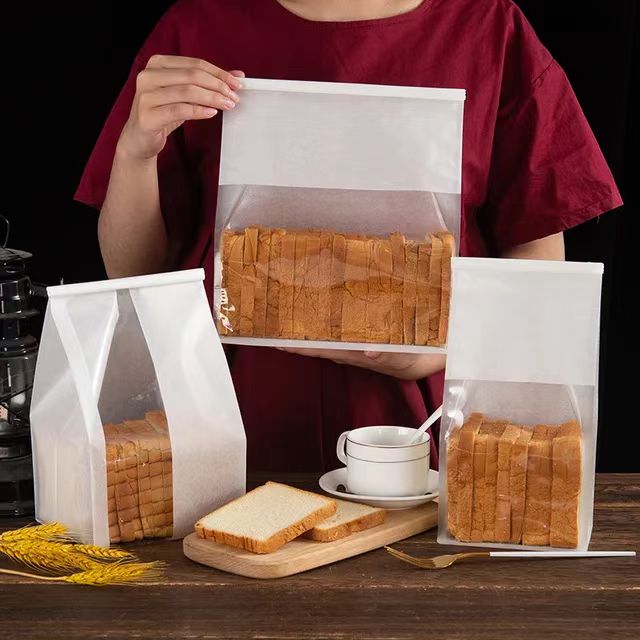 Eco Paper Bread Bag: Perfect for Fresh Baked Goods!