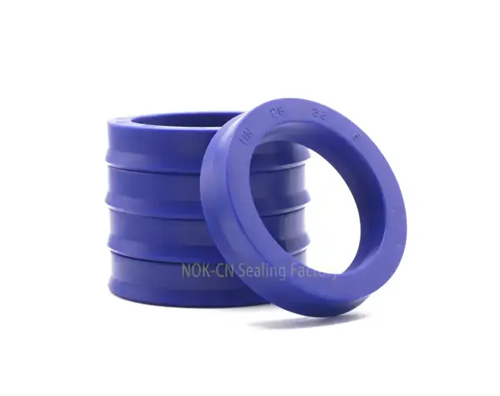 What are the two main types of hydraulic seals are termed?