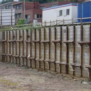 Permanent sheet piles are intended to provide a long service life. Vibratory hammers are commonly used to install sheet piles.
