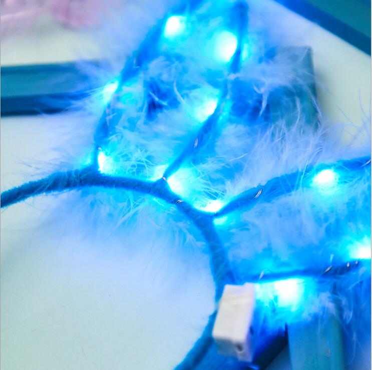 Venta al por mayor encantadora luz intermitente led hasta plumas orejas de conejo juguetes de aro para el cabello en un lugar escénico estilo caliente diadema para niños