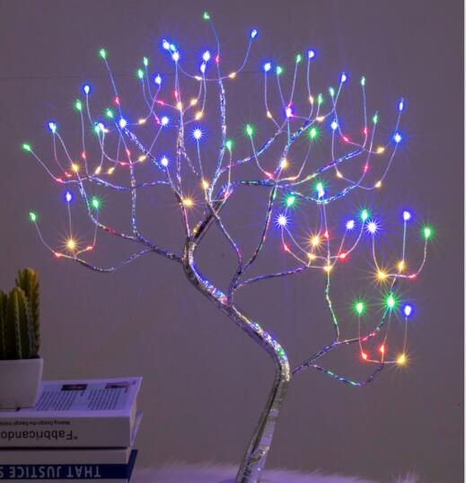 حديقة المناظر الطبيعية الذكية للتحكم الصوتي تحاكي أضواء الأشجار المضيئة ببطارية 16 لونًا وأضواء زينة عيد الميلاد USB