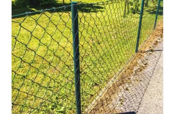 How Long Will a Vinyl Chain Link Fence Last?