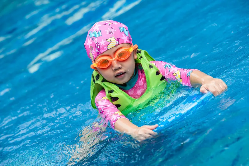 Swim Vest -- Your Kid's Most Reliable Partner on Swimming Pool