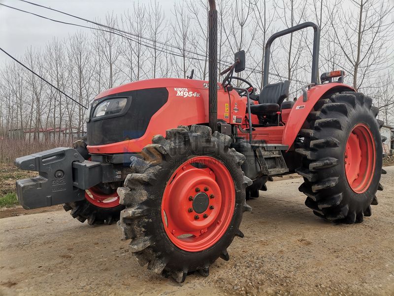 Used Kubota M854 Farm Tractor