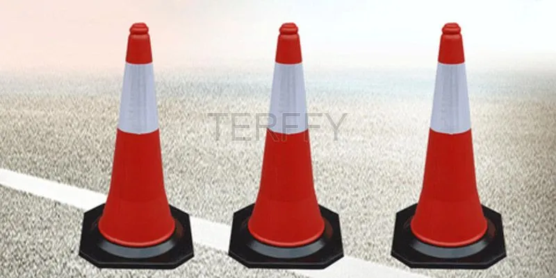 PE Traffic Cone with Rubber Base