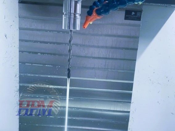 New CNC Machining Center with High - Pressure Through - Spindle Coolant System