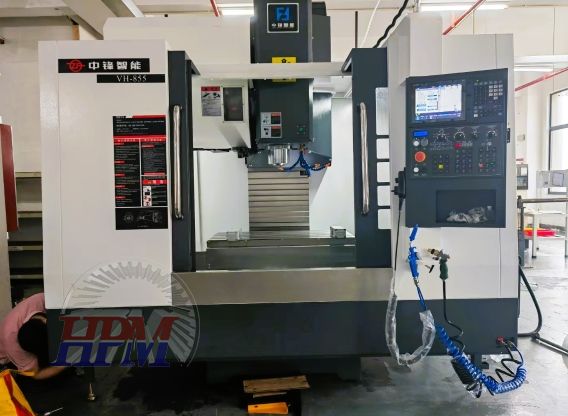 New CNC Machining Center with High - Pressure Through - Spindle Coolant System