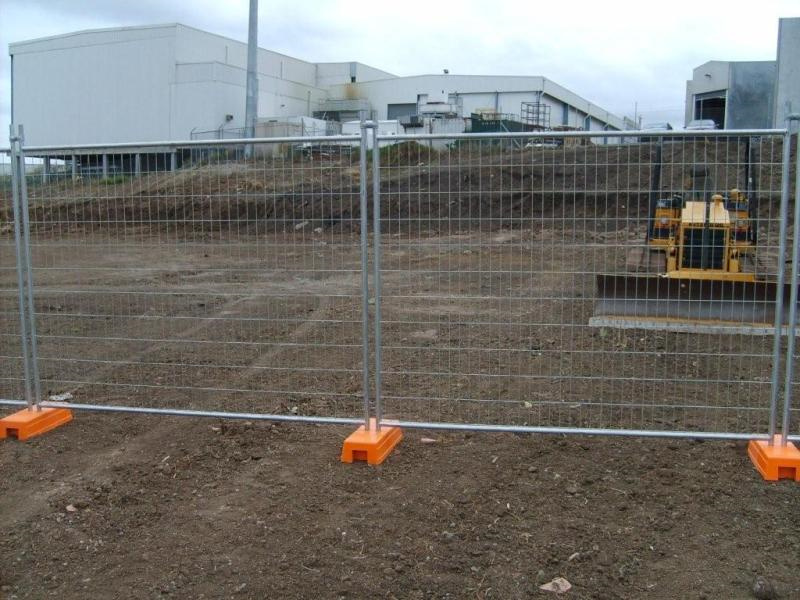 temporary chain link fence