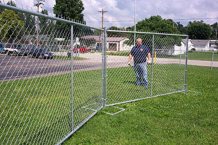 temporary chain link fence