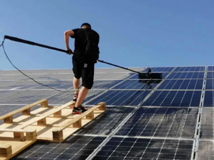 Solar Panel Cleaning Tool
