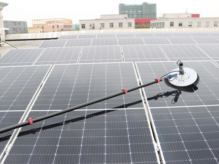 Choosing the Best Solar Panel Cleaning Brush