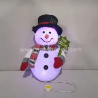Décor de cheminée de table de bonhomme de neige assis de Noël avec lumière