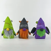 Gnome en peluche de sorcière d'Halloween