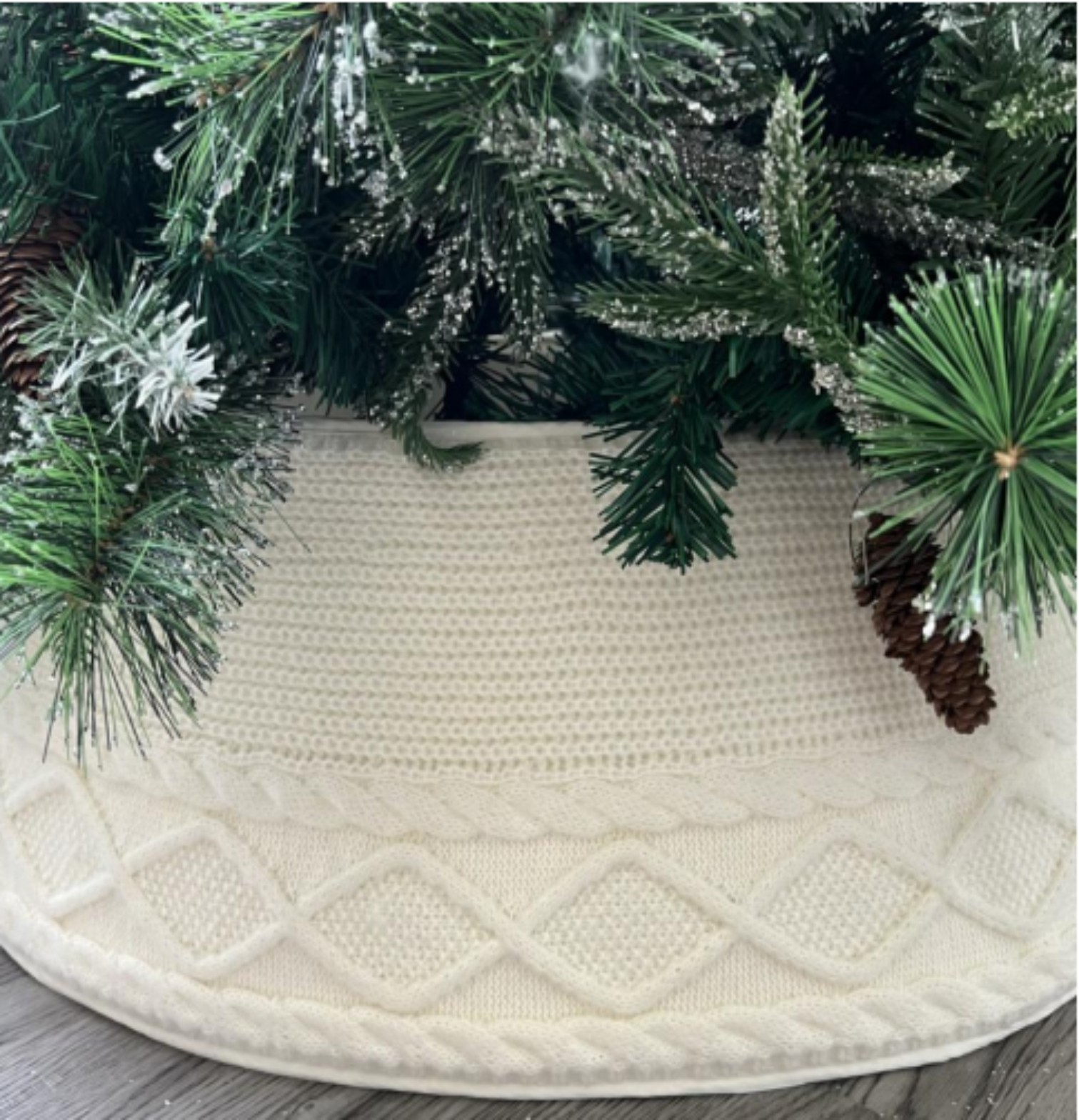 19" White Christmas Knit tree Collar Skirt